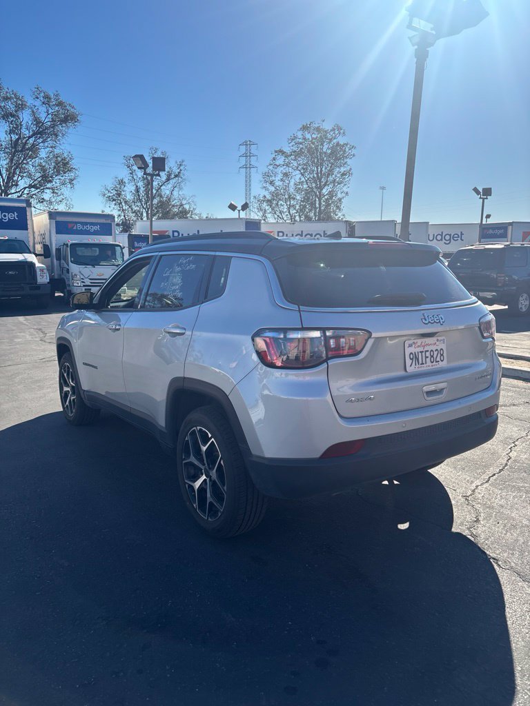 Used 2025 Jeep Compass Limited AWD/4WD image 5