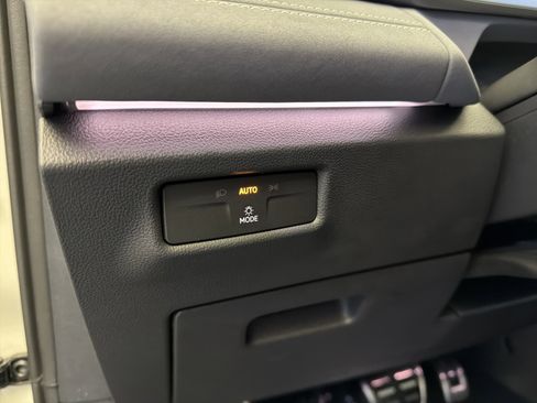 New 2026 Volkswagen Tiguan SE R-Line image 15