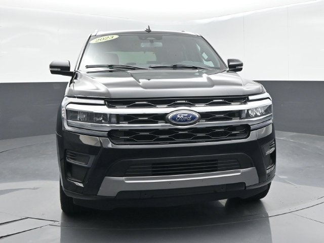 Used 2023 Ford Expedition Limited AWD/4WD image 3