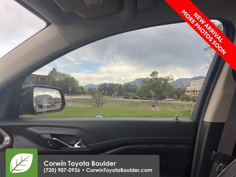 Used 2019 GMC Acadia Denali w/ Technology Package AWD/4WD image 11