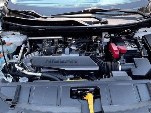 Used 2024 Nissan Rogue S FWD image 37