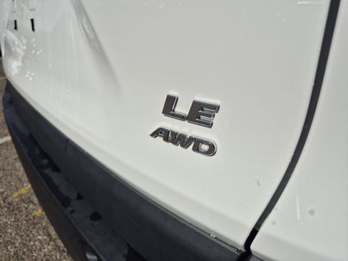 Certified 2021 Toyota RAV4 LE AWD/4WD image 21
