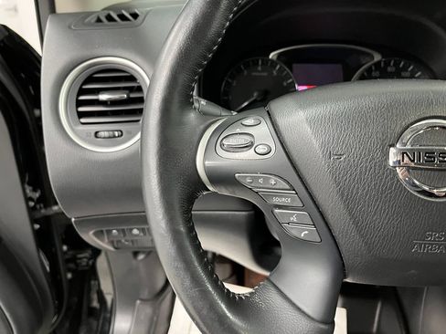 Used 2019 Nissan Pathfinder SL AWD/4WD image 29