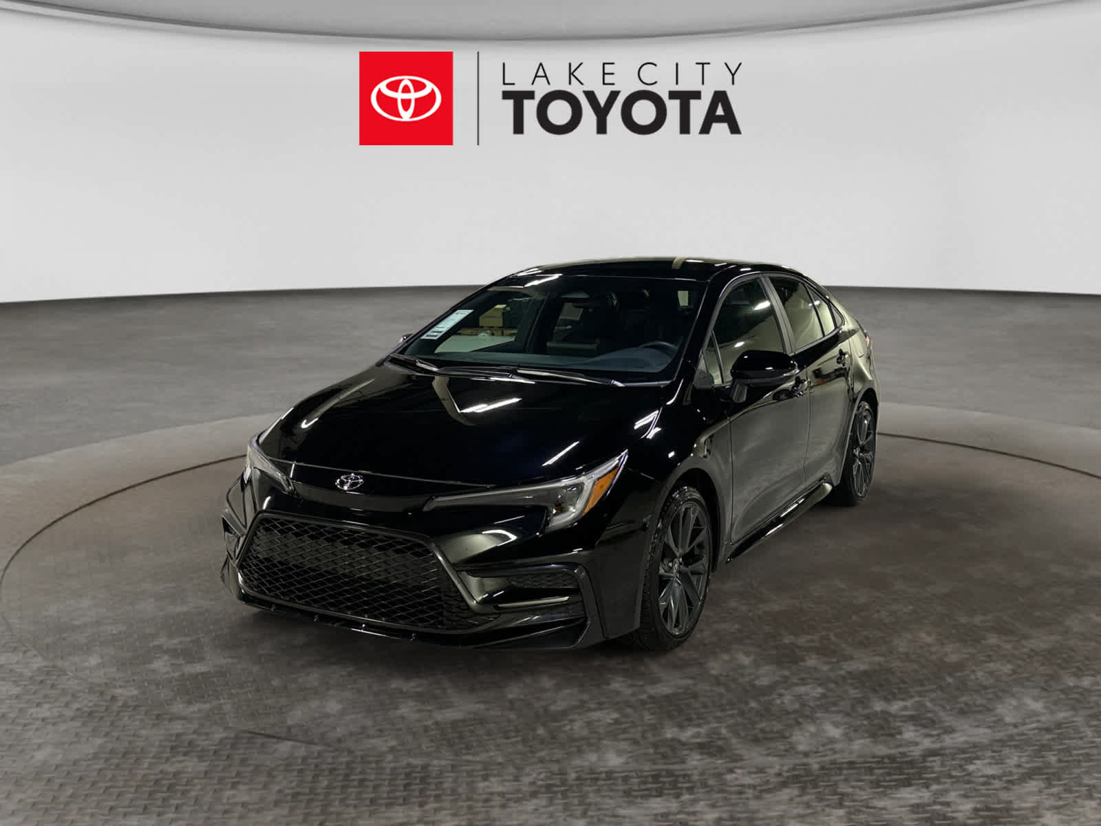 Used 2026 Toyota Corolla SE FWD image 1