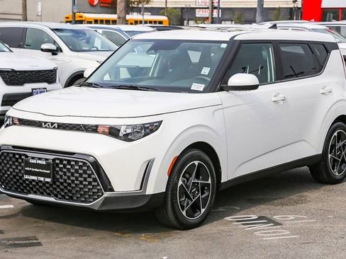 Certified 2023 Kia Soul EX image 5