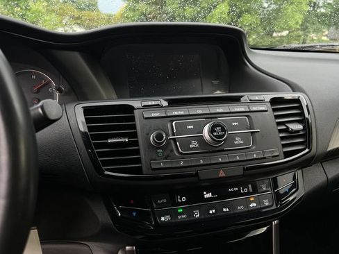 Used 2017 Honda Accord Sport Special Edition image 36