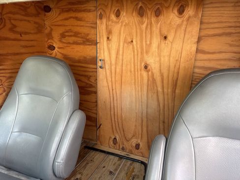 Used 2003 Ford E-450 and Econoline 450 RWD image 11