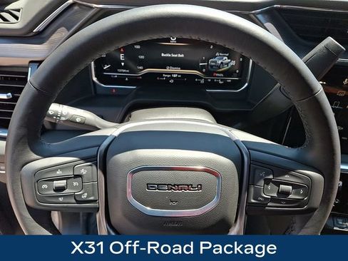 Used 2025 GMC Sierra 2500 Denali Ultimate AWD/4WD image 4