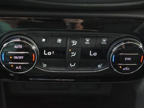 Used 2020 Buick Encore GX Essence w/ Sport Touring Package FWD image 30