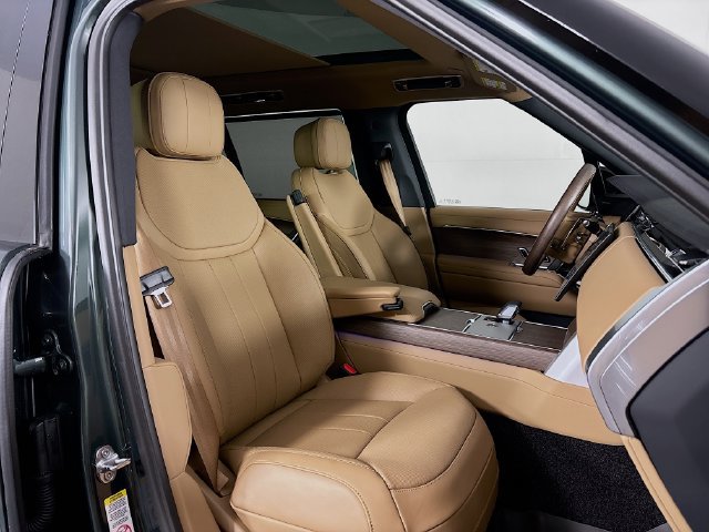 New 2026 Land Rover Range Rover Long Wheelbase SE AWD/4WD image 26