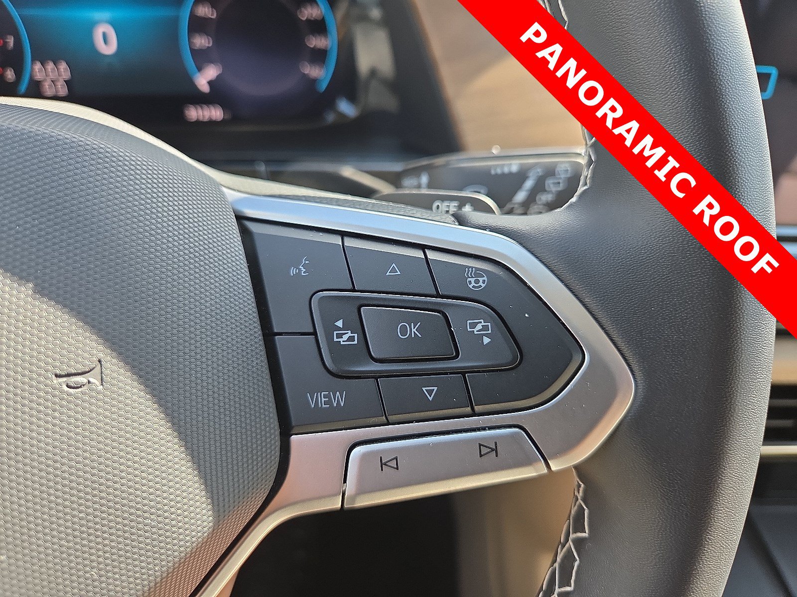 Used 2024 Volkswagen Atlas SE w/ Panoramic Sunroof Package FWD image 17