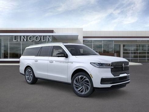 New 2025 Lincoln Navigator L Reserve AWD/4WD image 7