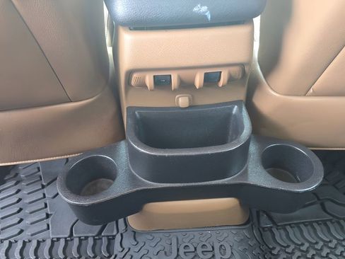 Used 2013 Jeep Wrangler Unlimited Sahara w/ Connectivity Group image 30