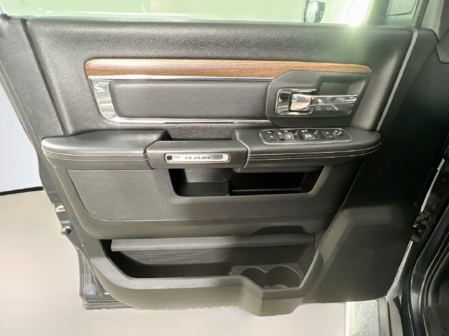 Used 2017 RAM 1500 Laramie w/ Convenience Group AWD/4WD image 33