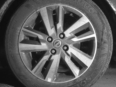 Used 2025 Nissan Versa SV image 11