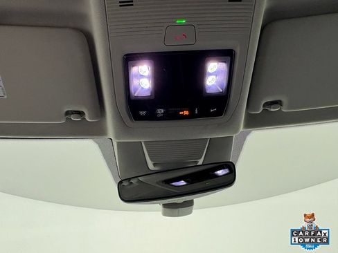 Used 2026 Volkswagen Tiguan SE AWD/4WD image 21