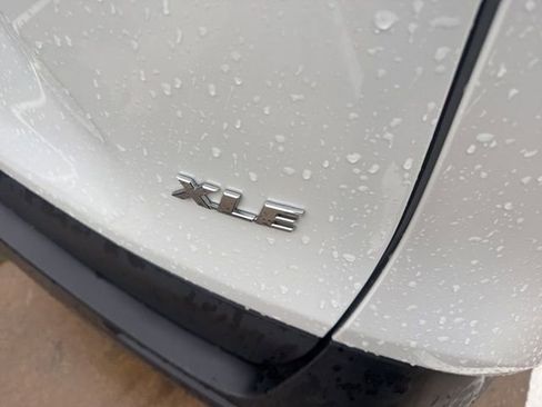 Used 2023 Toyota RAV4 XLE Premium image 4