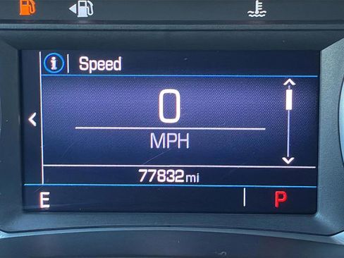 Used 2022 GMC Terrain SLE w/ Driver Convenience Package FWD image 17