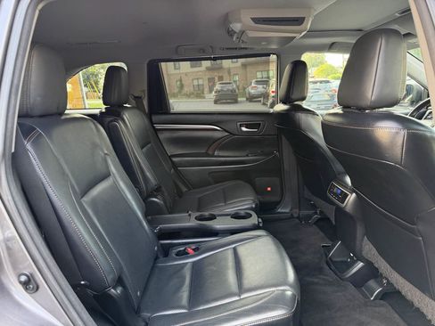 Used 2015 Toyota Highlander Limited AWD/4WD image 12