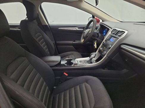 Used 2014 Ford Fusion SE image 21