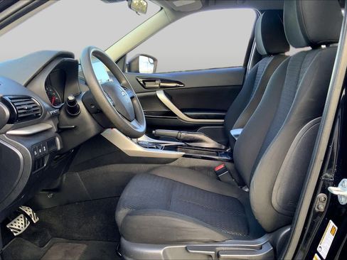 Used 2022 Mitsubishi Eclipse Cross LE AWD/4WD image 8