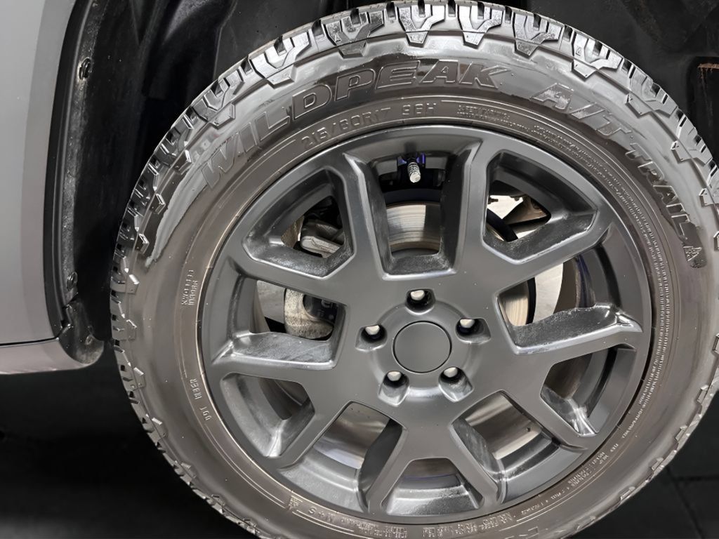 Used 2023 Jeep Renegade Latitude AWD/4WD image 20
