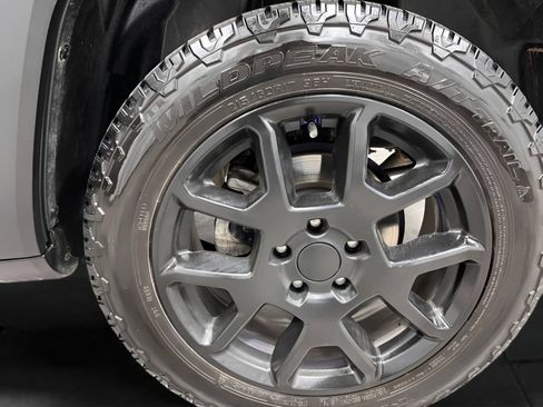 Used 2023 Jeep Renegade Latitude AWD/4WD image 20