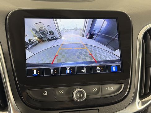Used 2022 Chevrolet Equinox Premier AWD/4WD image 24