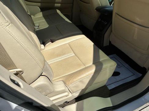 Used 2014 Lincoln MKT AWD w/ Equipment Group 201A image 11