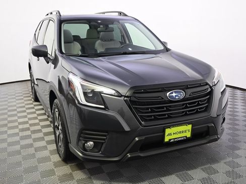 Used 2022 Subaru Forester Premium AWD/4WD image 9