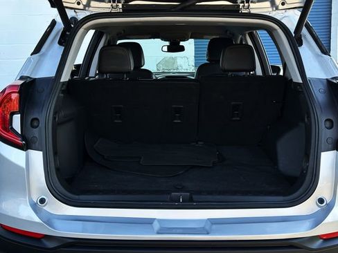 Used 2022 GMC Terrain SLT image 37