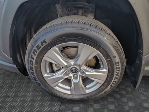 Used 2022 Toyota RAV4 XLE image 23