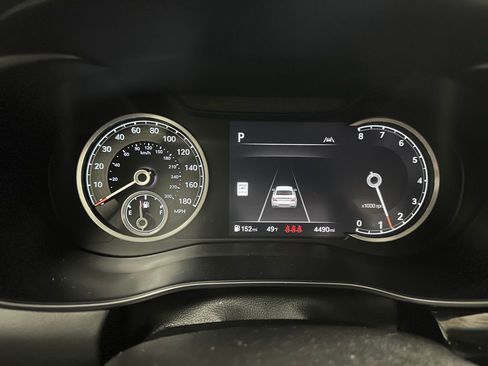 Used 2025 Genesis G70 2.5T image 5