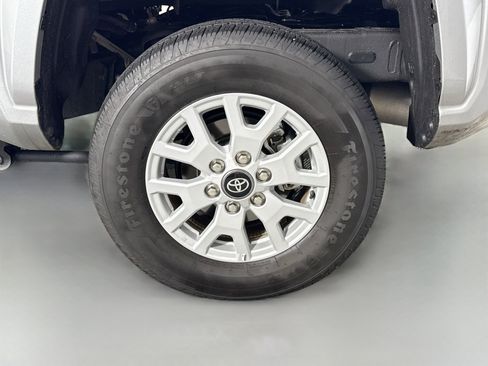 Certified 2026 Toyota Tacoma SR5 AWD/4WD image 29