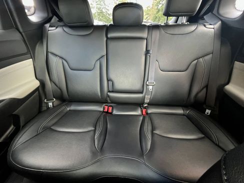 Used 2025 Jeep Compass Limited AWD/4WD image 39