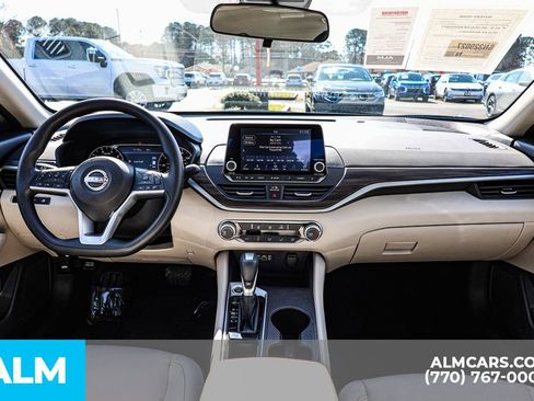 Used 2025 Nissan Altima 2.5 SV image 28