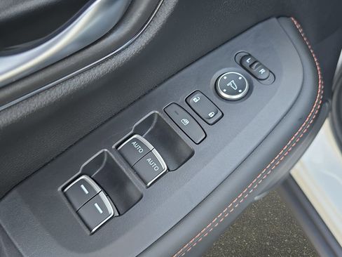 Certified 2025 Honda HR-V Sport image 25
