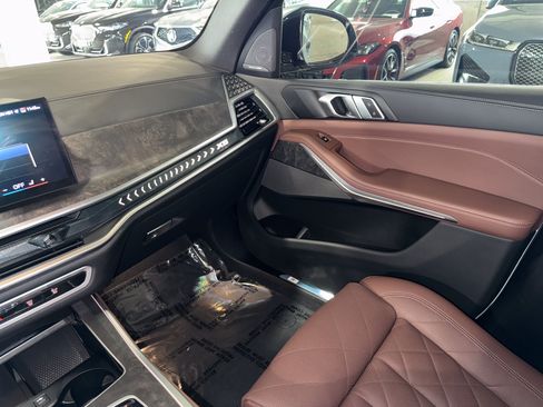 Used 2025 BMW X5 sDrive40i w/ M Sport Package RWD image 30