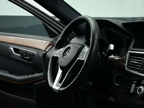 Used 2012 Mercedes-Benz E 350 4MATIC Sedan image 33