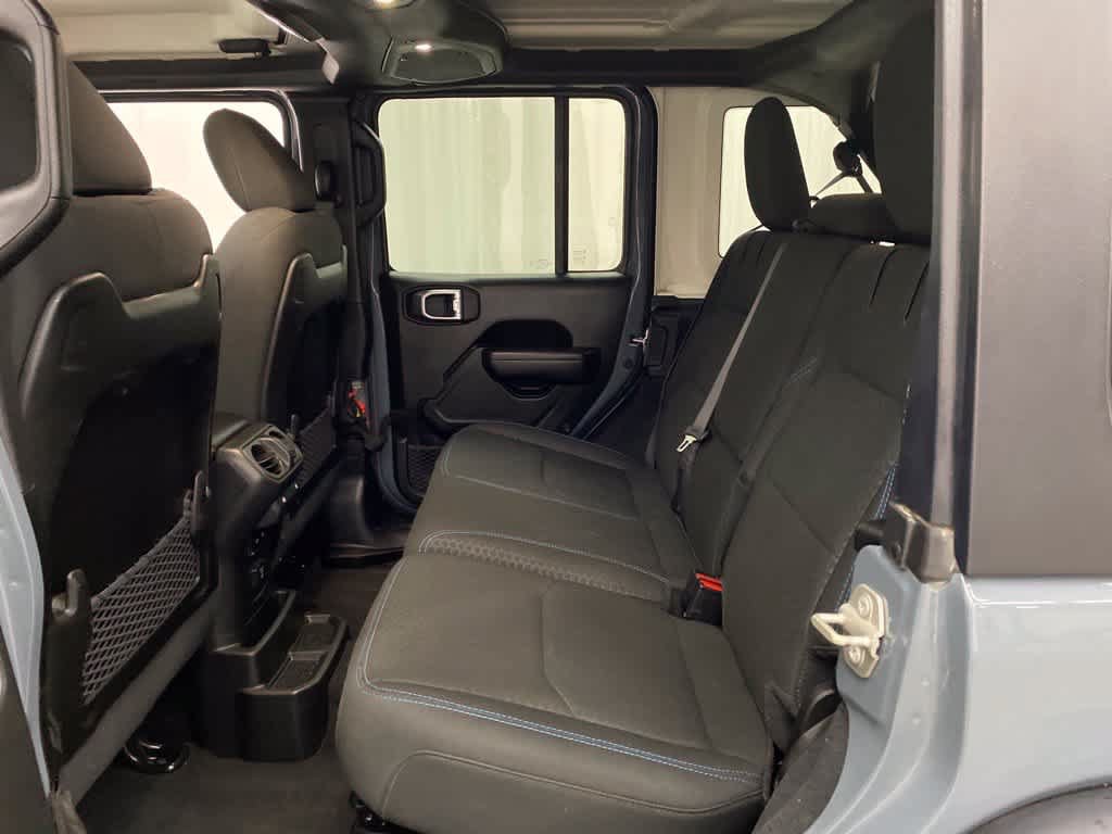 Used 2024 Jeep Wrangler Unlimited Rubicon 4xe AWD/4WD image 17