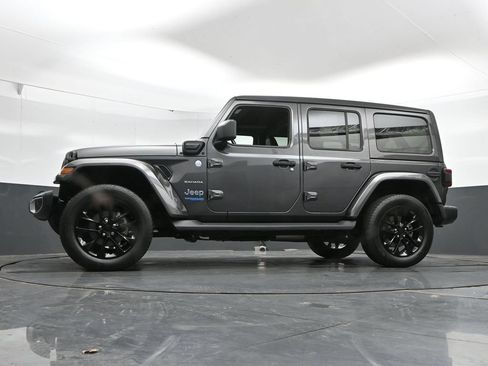 Used 2021 Jeep Wrangler Unlimited Sahara w/ Cold Weather Group AWD/4WD image 47