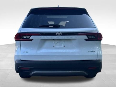 Certified 2025 Toyota Grand Highlander AWD image 4