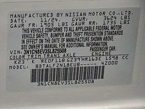 Used 2025 Nissan Versa SV FWD image 33