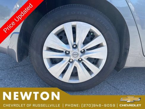 Used 2025 Nissan Sentra S FWD image 44