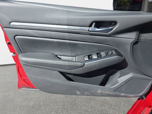 Used 2024 Nissan Altima 2.5 SL image 25