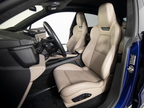 Certified 2024 Porsche Macan Turbo Electric image 5