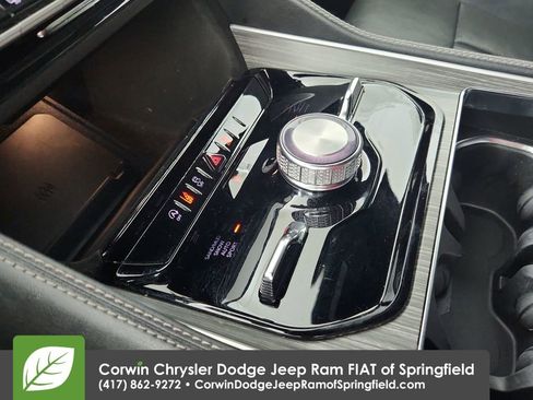 Certified 2024 Jeep Wagoneer Series III image 29