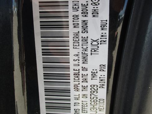 Used 2017 RAM 2500 SLT w/ Luxury Group image 28