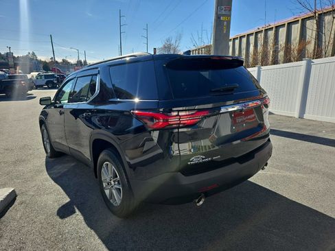 Used 2023 Chevrolet Traverse LT image 9