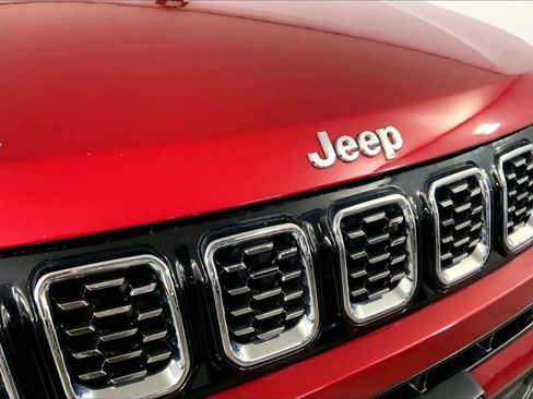 Used 2025 Jeep Compass Limited AWD/4WD image 28